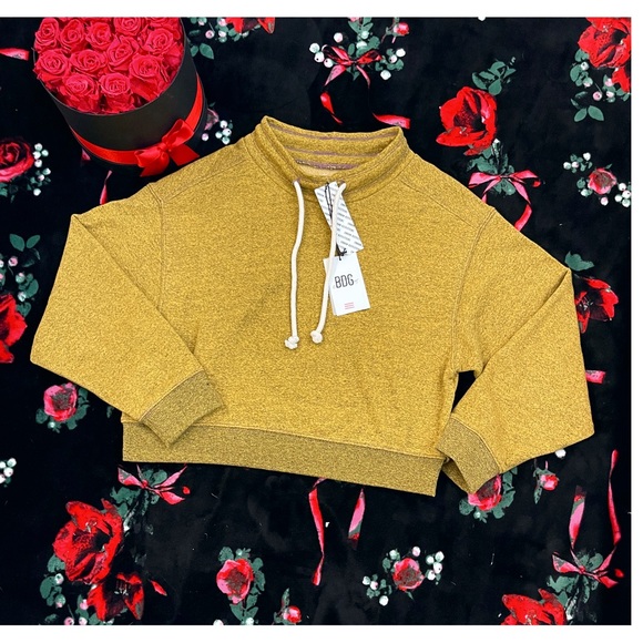 URBAN OUTFITTERS Cropped Sweat Shirt NWT Dark Yellow with Highlights. Size Large - Picture 3 of 3